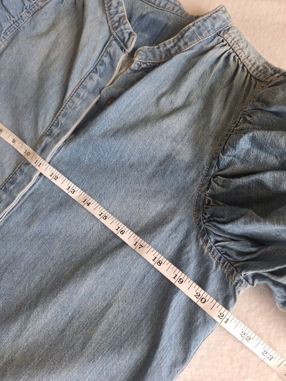 💙 Denim Blouse Puff Sleeve Top 100% Cotton Size M/L Light Wash Mandarin Collar - Picture 4 of 6